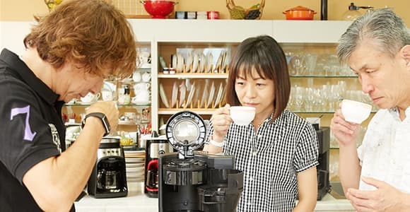 アラジン「コーヒーブリュワー」をプロが検証！ コスパ高な価格と