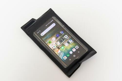 8位: スマホも収納できる「マムート」