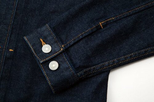体にフィットするシルエットと風合いが素晴らしい無印良品