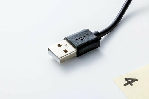 電源とのコネクタはタイプA