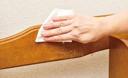 3:残った液剤と汚れを拭き取る シール剥がしおすすめ イメージ