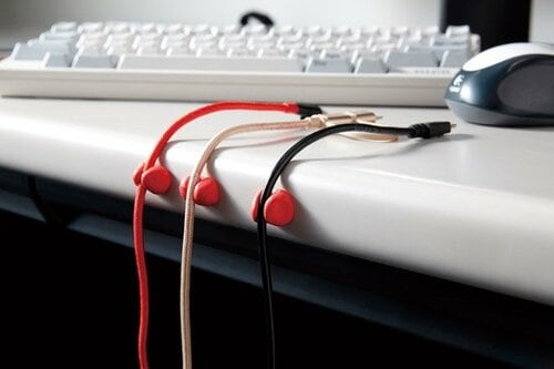 充電コード以外でも使える!こねてまとめるシリコン