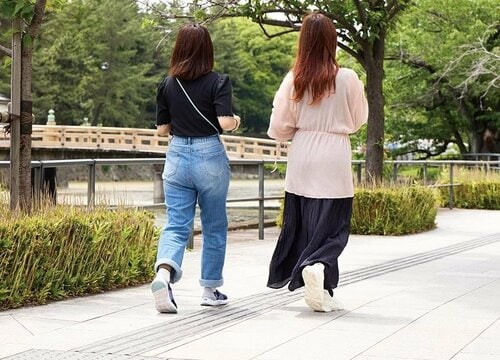 靴のプロが作りをチェック!皇居一周して疲労度も計測 スケッチャーズおすすめ イメージ