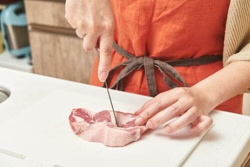 包丁ですじ切りは面倒…… ミートソフターなら速くて美味！ イメージ