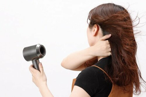 【ドライヤー部門】大風量&高風圧ロングヘアーも一気に乾きます