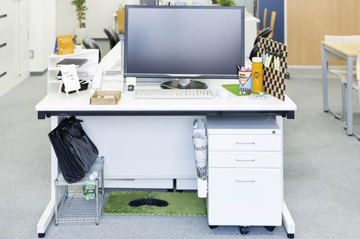 オフィスデスク周りを整理して仕事効率アップ！