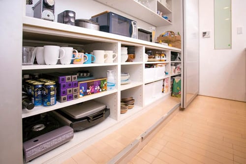 むき出しの棚にプラスすればあっという間に生活感ゼロへ イメージ2