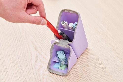 口がナナメで出し入れもしやすい 立つペンケースおすすめ イメージ