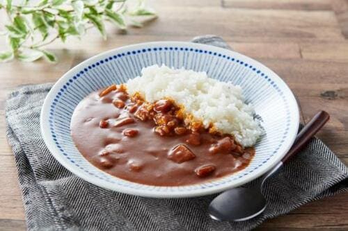 定番から本格派まで楽しめる手軽で便利な“レトルトカレー”