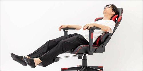 フットレスト付きで安定感もヨシ ゲーミングチェアおすすめ イメージ