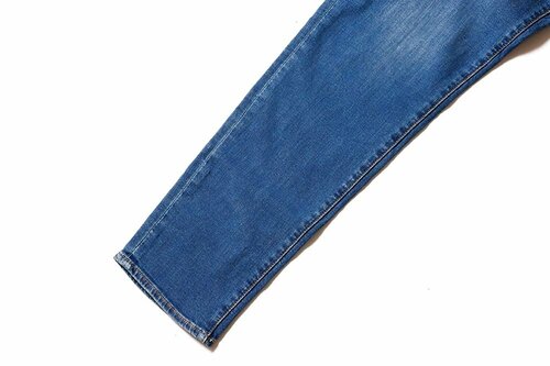 アイテム4：GU「ストレッチスリムジーンズ」 イメージ2