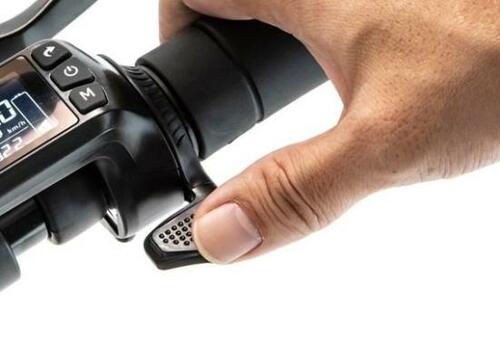ポイント3:スッと反応するスロットル