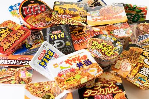 年間1500以上新商品が登場するカップ焼きそばの戦いは熾烈です イメージ