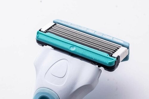 2日目(右頬) ジレット「Gillette Labs」 とシック「HYDRO5 CARE」を比較おすすめ イメージ2