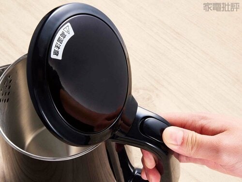 ほどよいサイズ感で取り回しがよく使いやすい! ニトリの電気ケトルおすすめ イメージ