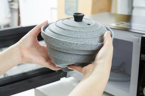 12位: 旭金属「メトレフランセ ライススチーマー ジャポネ ストーン」 料理家が選ぶ電子レンジ炊飯器おすすめ イメージ
