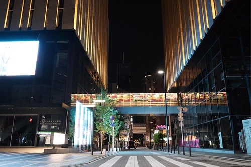 キヤノン「EOS R50V」:写真も夜景に強い! キヤノン「EOS R50V」おすすめ イメージ