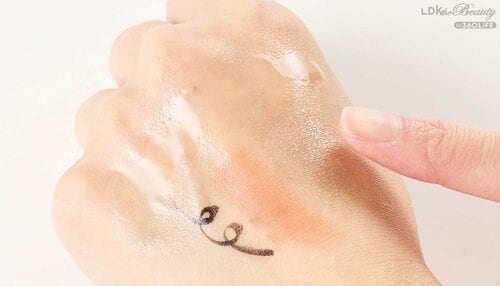 使用感:サラッとしたオイルで洗い上がりもさっぱり 毛穴クレンジングおすすめ イメージ