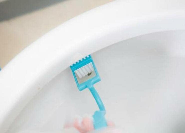 【使ってよかった100均】キャンドゥのトイレ掃除グッズ、リピ買い決定は鏡付きブラシでした