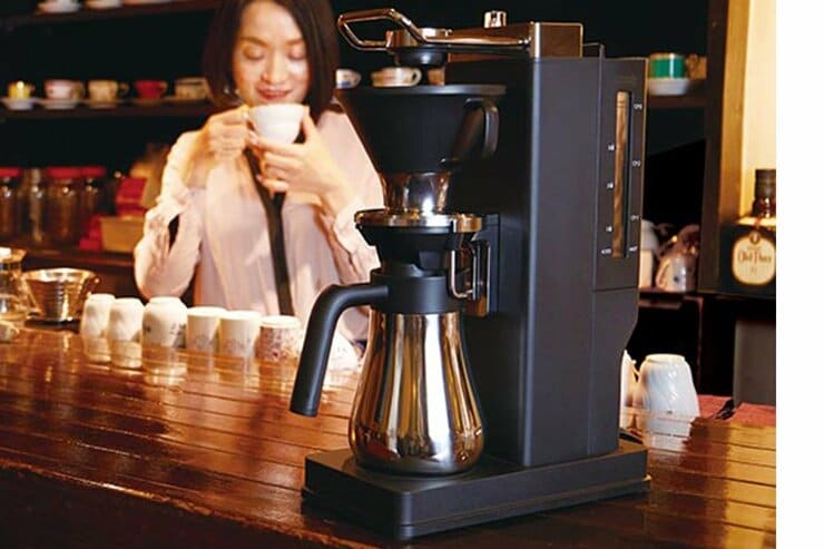 お店のハンドドリップの味を自宅で楽しめる、おすすめコーヒーメーカー「 BALMUDA  The Brew」｜家電批評・オブ・ザ・イヤー2021のイメージ