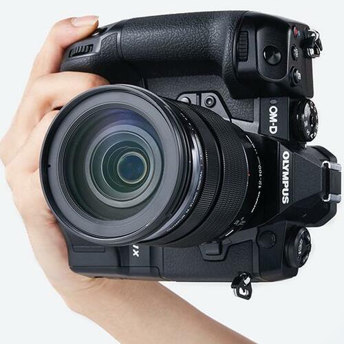 オリンパス「OM-D E-M1X」は完全なプロ仕様で操作性が極上！ イメージ