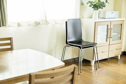 インテリアにも来客用にも使える 高見えのイスが3000円以下！ イメージ2