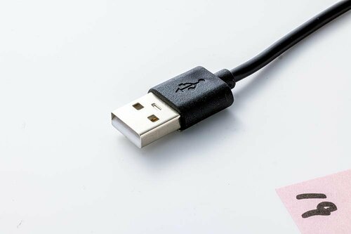 電源とのコネクタはタイプA