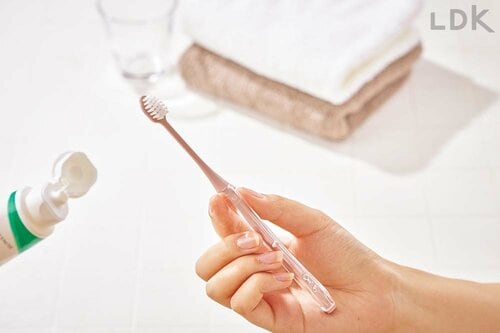 奥に届きやすい細い柄がgood！ 歯ブラシおすすめ イメージ
