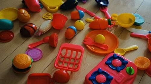 床に敷くだけ! 片付けが超ラクなプレイマット