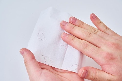 保湿ティッシュならたくさんかんでも鼻が痛くなりにくい 保湿ティッシュペーパーおすすめ イメージ