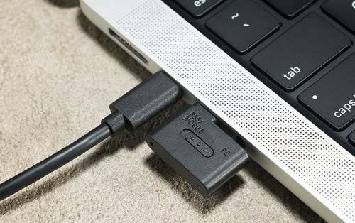 【使い勝手】ドングルが隣のポートに干渉…… ゲーミングイヤホンおすすめ イメージ