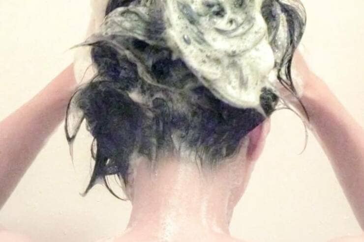【正しいヘアケア】「アミノ酸シャンプーが髪にやさしい」は落とし穴です｜『LDK』と専門家が解説
