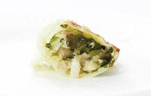 【長野県】シャキシャキ食感と酸味「野沢菜漬け餃子」 餃子おすすめ イメージ2