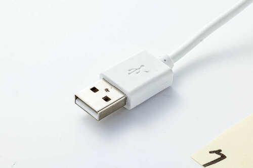 電源とのコネクタはタイプA
