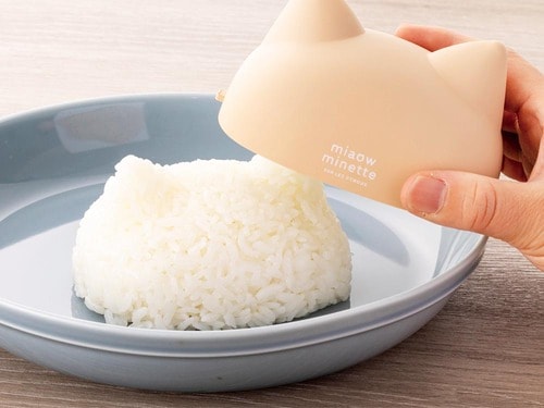 ネコ型のフタはご飯の型としても使える 女性向けお弁当箱おすすめ イメージ