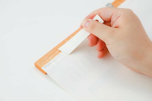 画鋲代わりに使える液体?