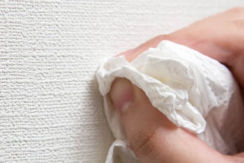 手を汚さずにわずか数秒で完了!壁の穴が完全に消えてまた使える