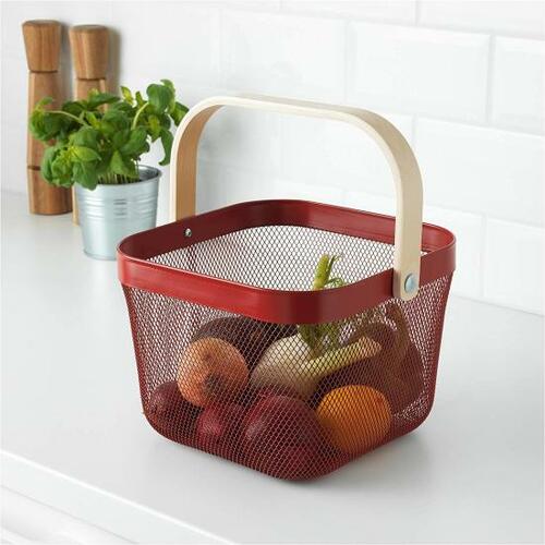 常温保存の根菜類はバスケットにガサッとひとまとめ イメージ4