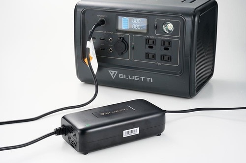 ポータブル電源は800Wの高出力 ポータブル電源・ソーラーパネルセットおすすめ イメージ