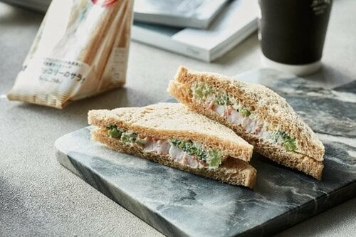 8位: 【8位】ブロッコリーの食感がいいファミマ「えびとブロッコリー」 イメージ2