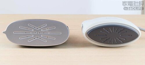 左:東芝「La・Coo S TAS-X80」、右:他社製品 衣類スチーマーおすすめ イメージ