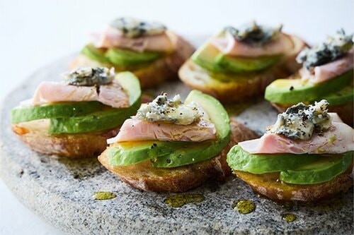 おすすめの飲み方:ブルーチーズや白カビ系のチーズと相性抜群 白ワインのおすすめおすすめ イメージ