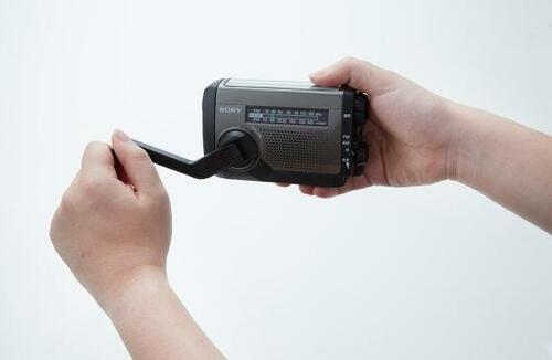 スマホが使えないときの備えに「ソニーのポータブルラジオ」 イメージ2