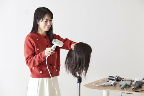 【仕上がり】ツヤ・指通り・まとまりをチェック！ 1万円以下で買えるドライヤーおすすめ イメージ