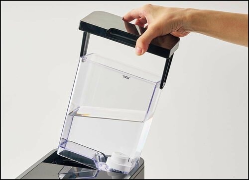 お手入れ：水の補充が簡単 全自動エスプレッソマシンおすすめ イメージ
