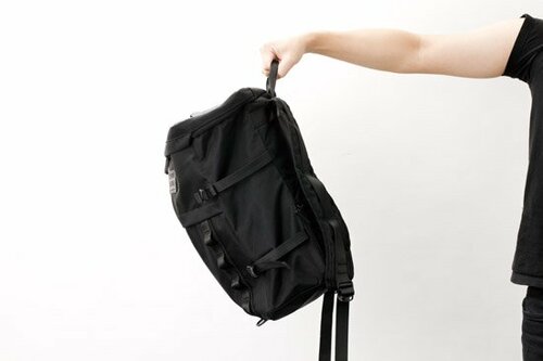 C評価: 軽いけどバランスがよくない大容量タイプのリュック イメージ