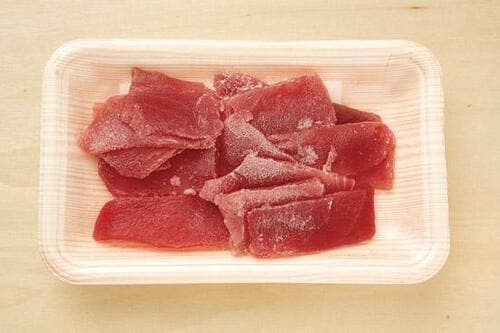 薄切り肉・刺身解凍には時間がかかって肉は全体的に固さが残る