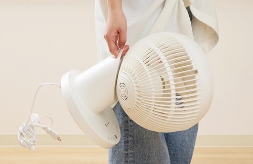 首の位置によって持ちにくい サーキュレーターおすすめ イメージ