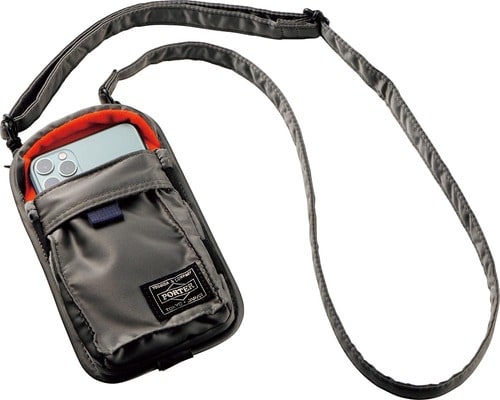 吉田カバン「PORTER PX TANKER GPS HOLDER」 スマホストラップおすすめ イメージ