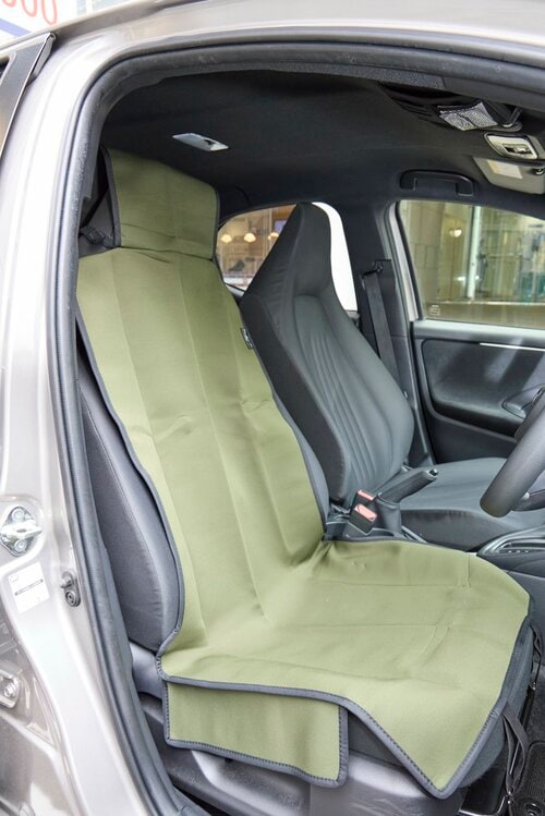 ウェットスーツ素材でチープ感なし 車用シートカバーおすすめ イメージ